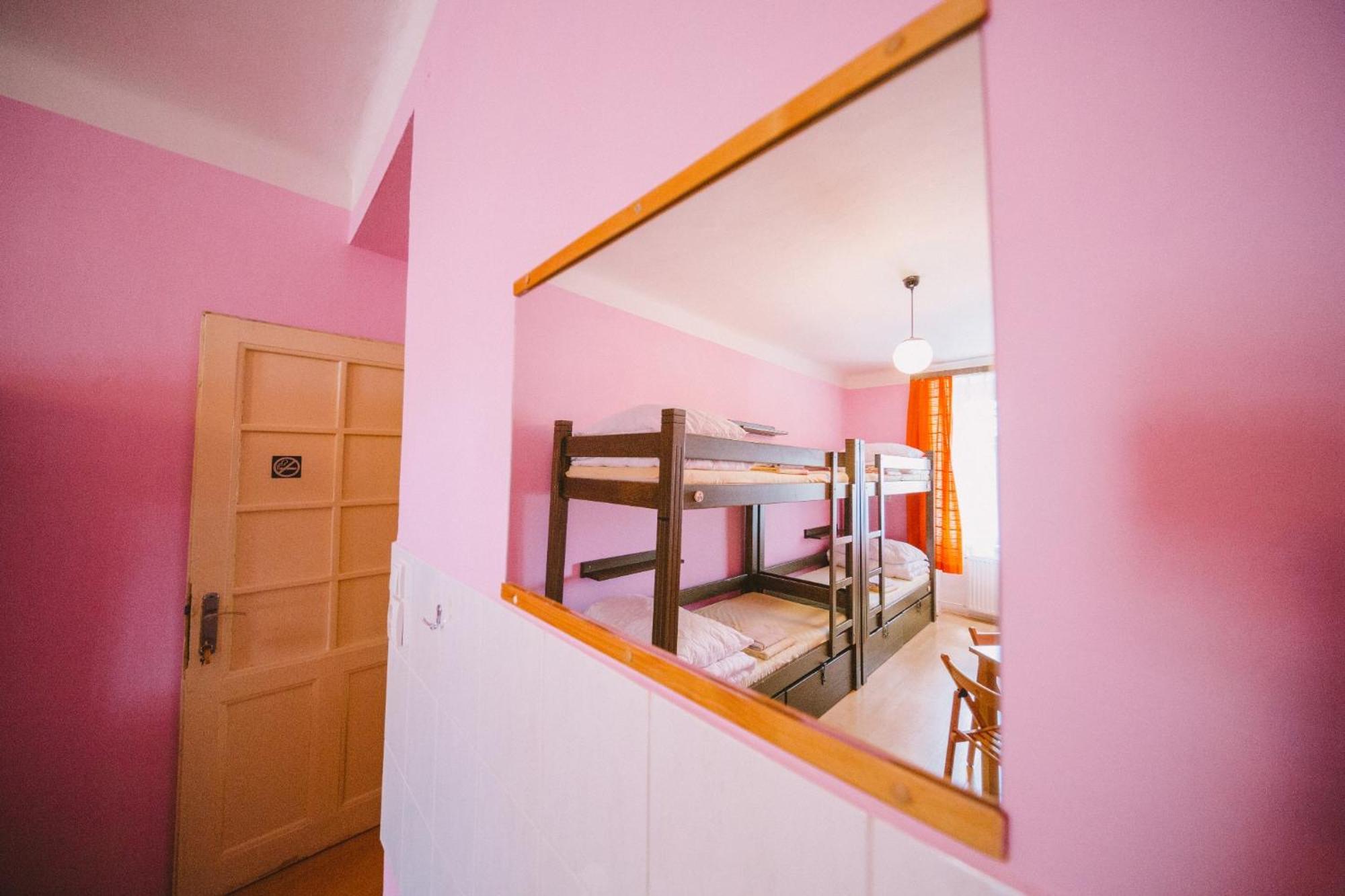 Hostel Dakura Praha Bagian luar foto