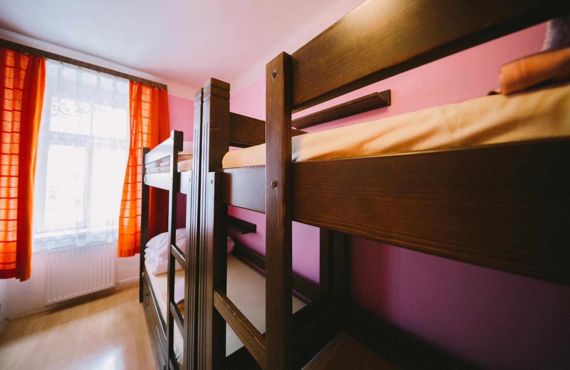 Hostel Dakura Praha Bagian luar foto