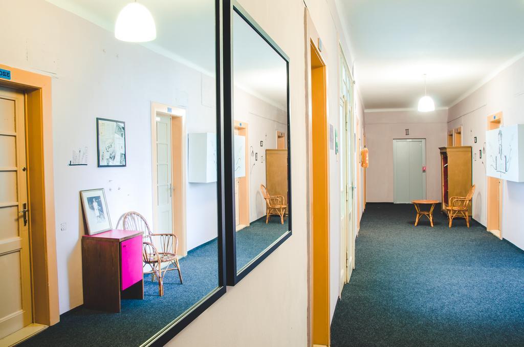 Hostel Dakura Praha Bagian luar foto