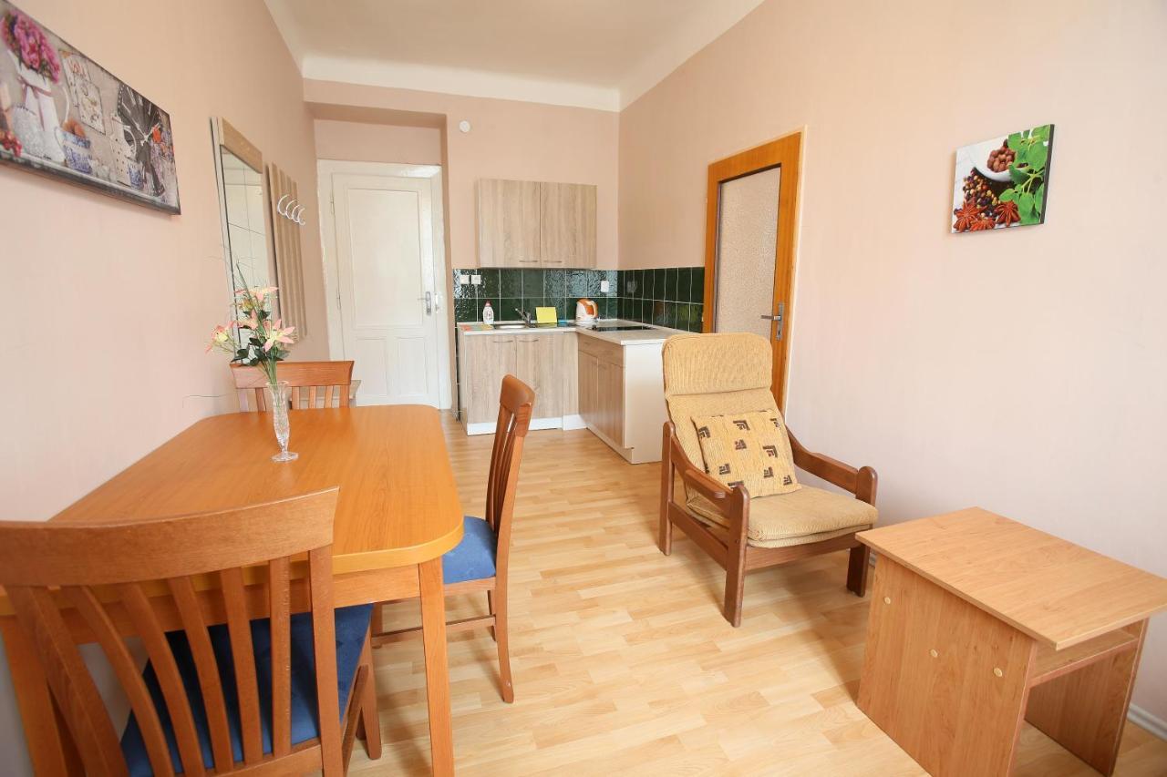 Hostel Dakura Praha Bagian luar foto