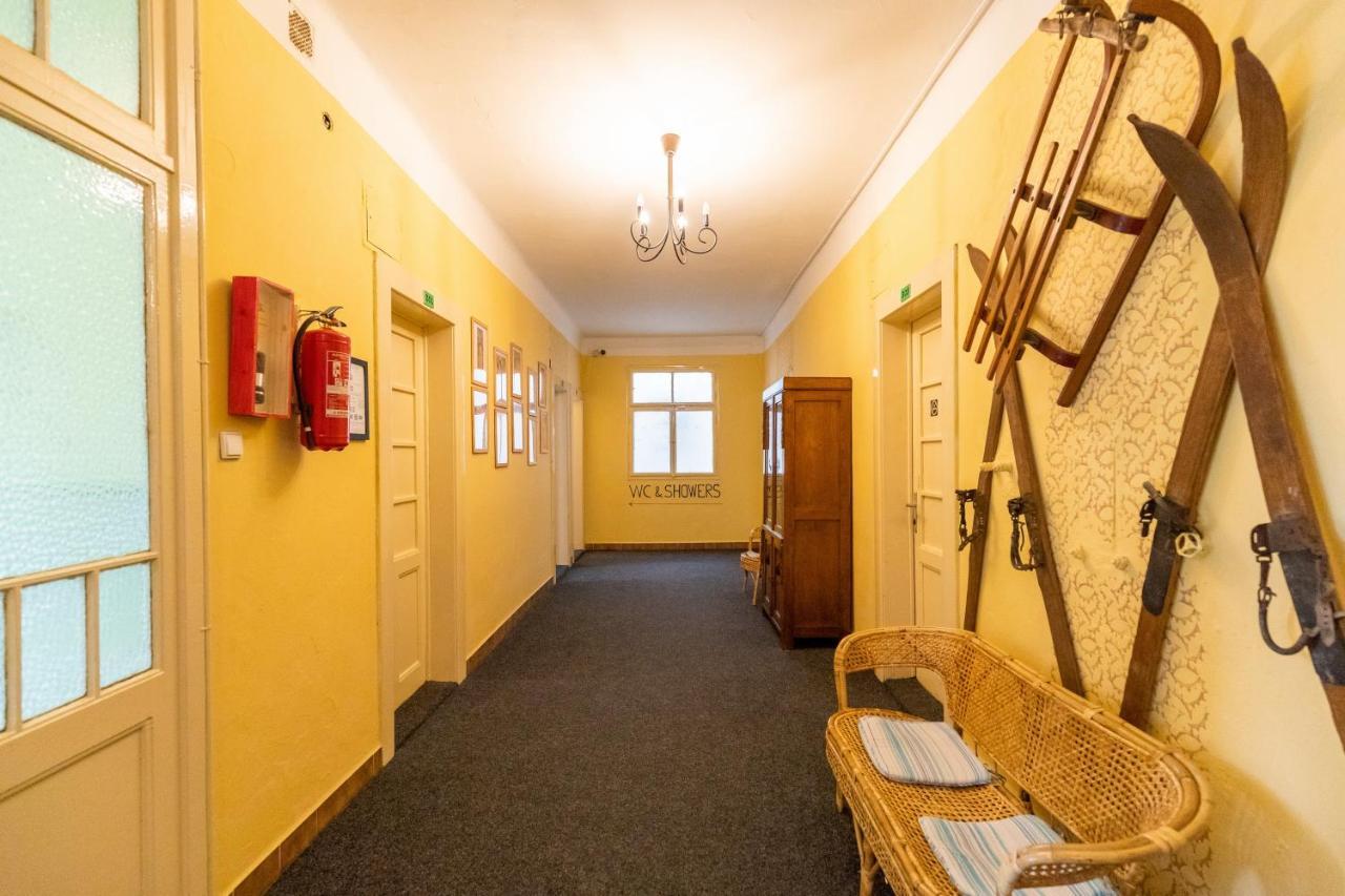 Hostel Dakura Praha Bagian luar foto
