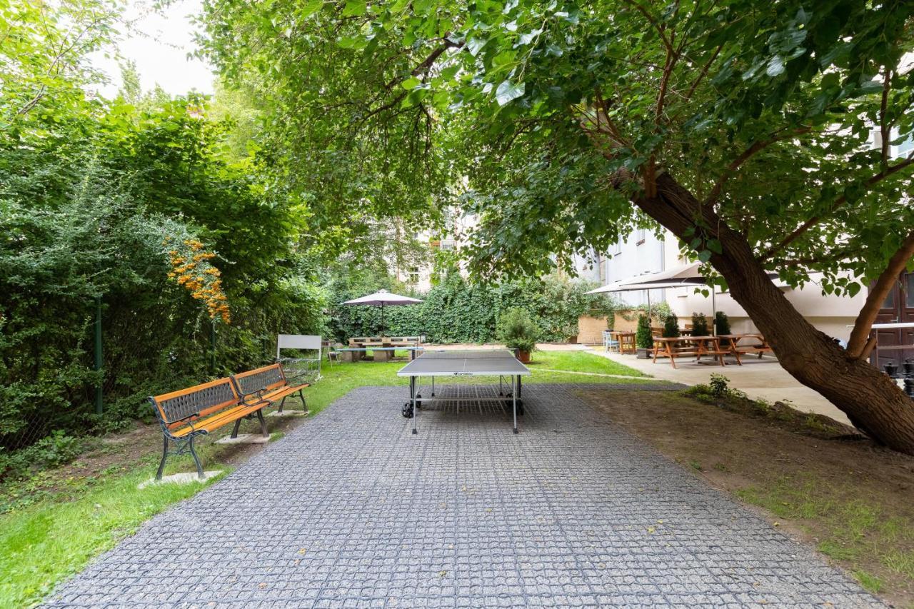 Hostel Dakura Praha Bagian luar foto