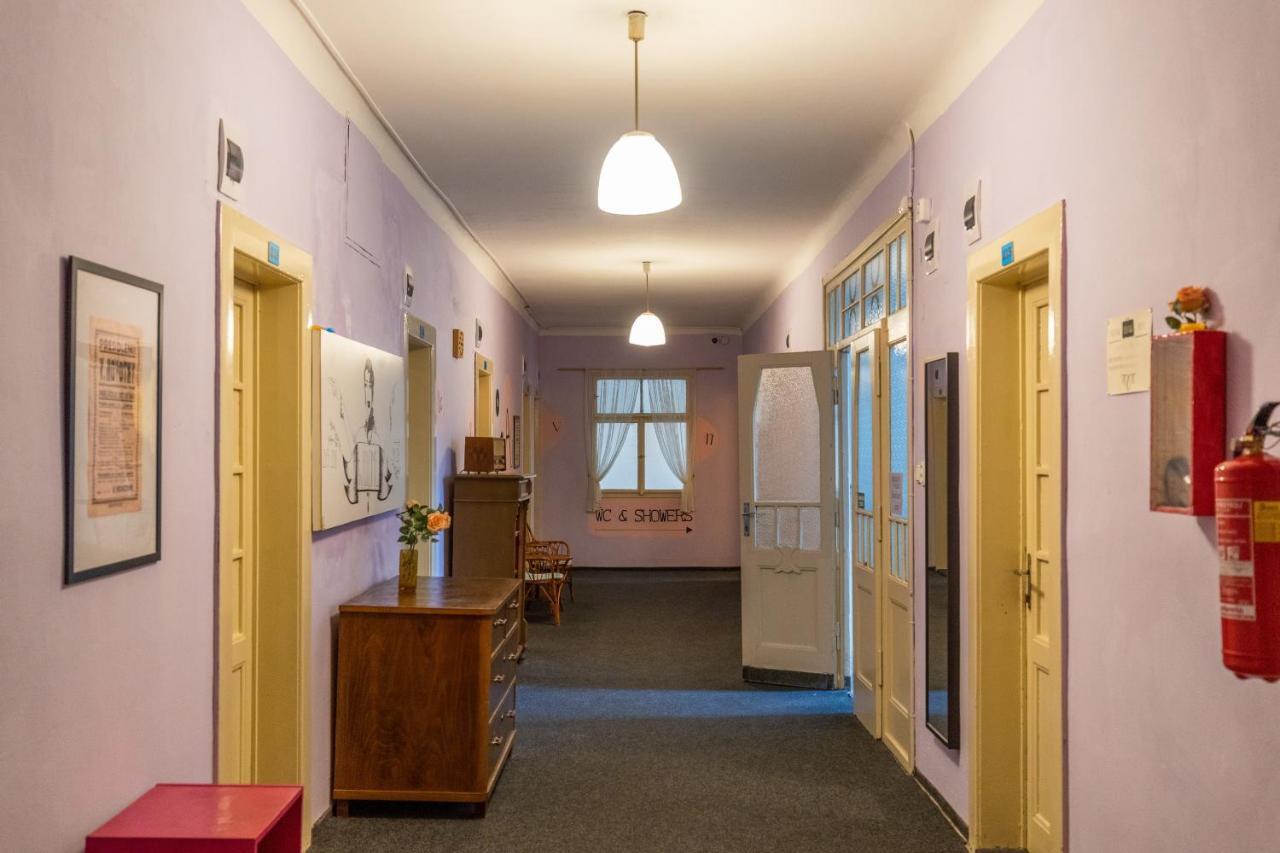 Hostel Dakura Praha Bagian luar foto