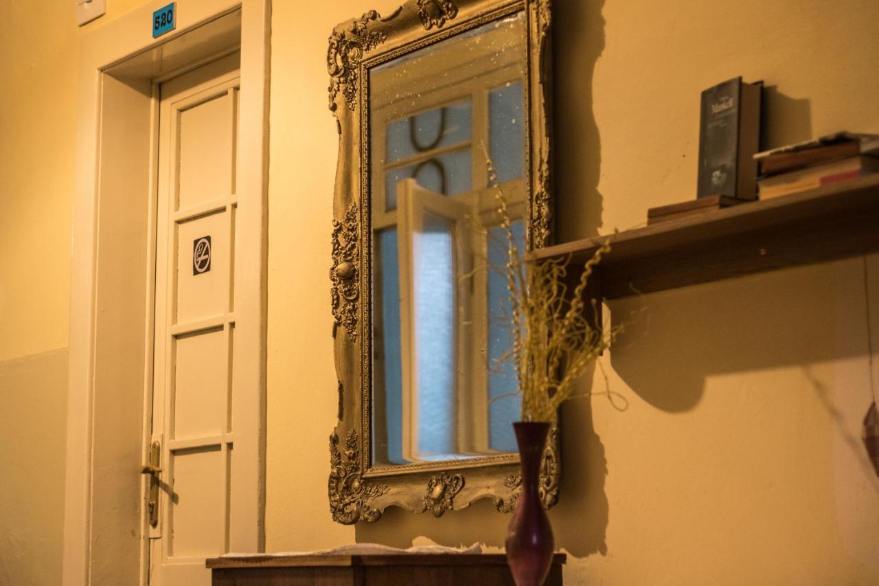 Hostel Dakura Praha Bagian luar foto